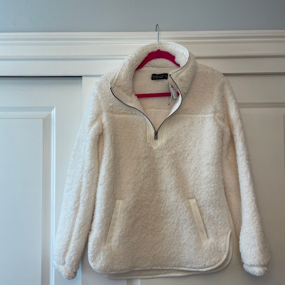 NWT Abercrombie Sherpa pull over